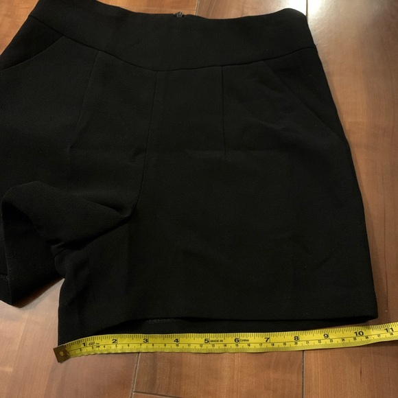 Noul (Oak + Fort brand) Black High Rise Dress Shorts - Size Small - Picture 9 of 9